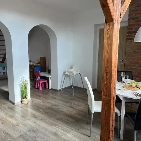 Prostorný Blízko Centra Apartmán